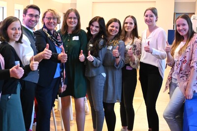 Stipendiat*inen mit der Ministerin